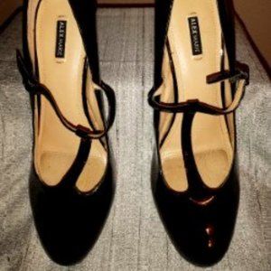 SHOES,HEEELS,T-STRAP,PATENT,BLACK